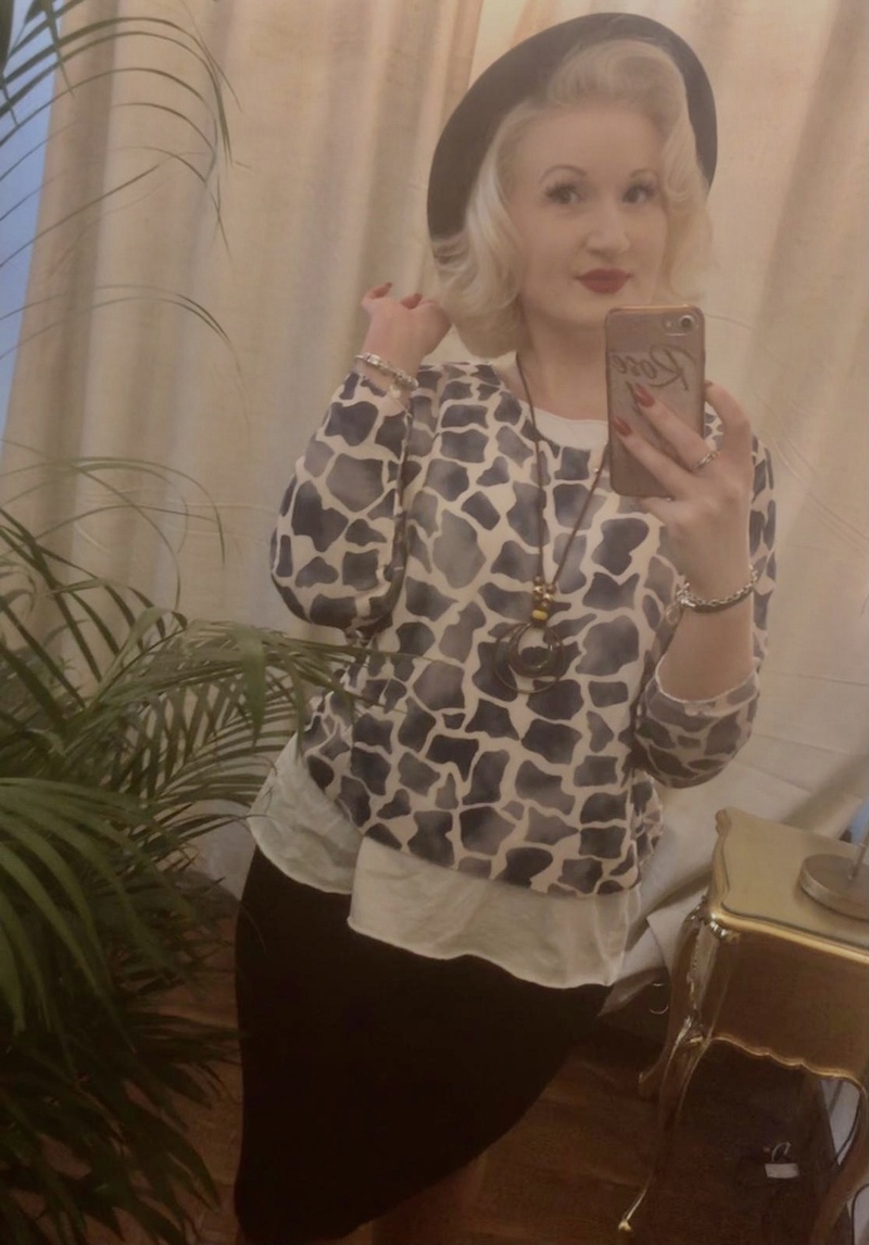 Animal Print Design Necklace Top Blue