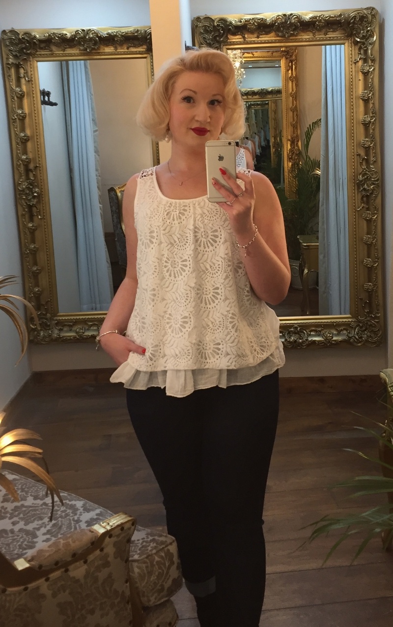 Lace Vest White