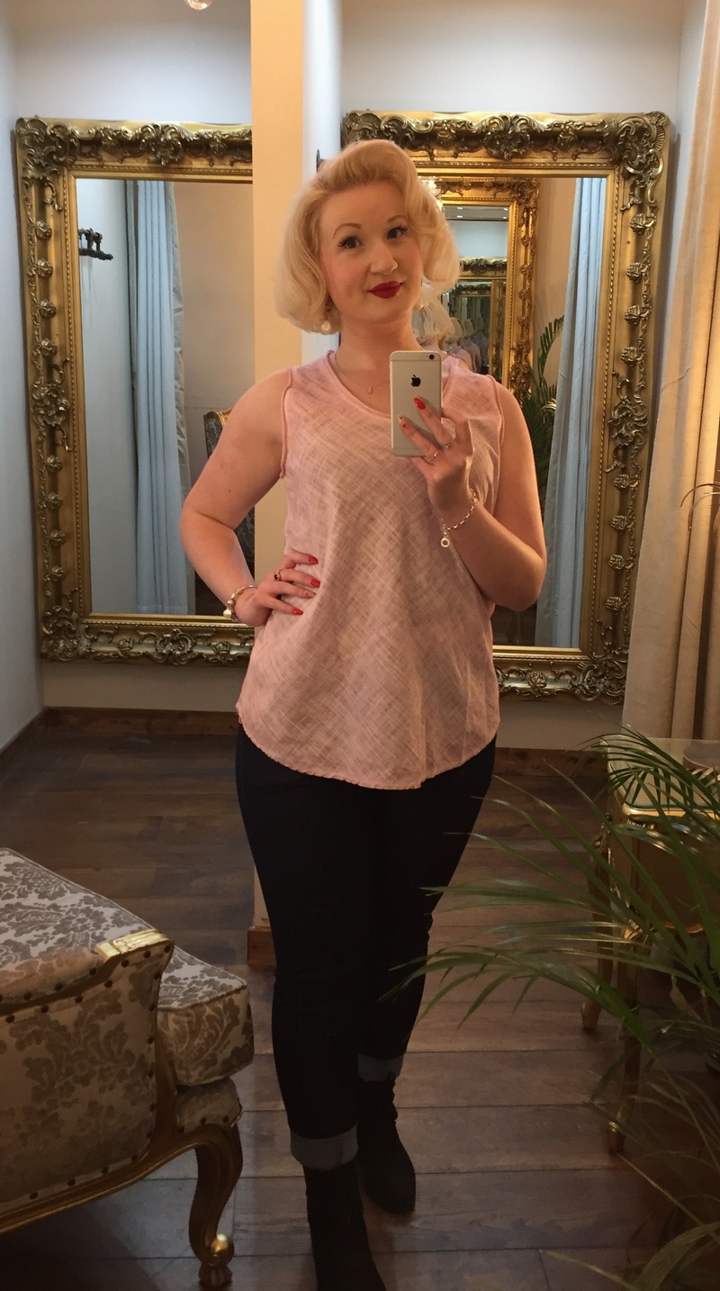 Paris vest pink