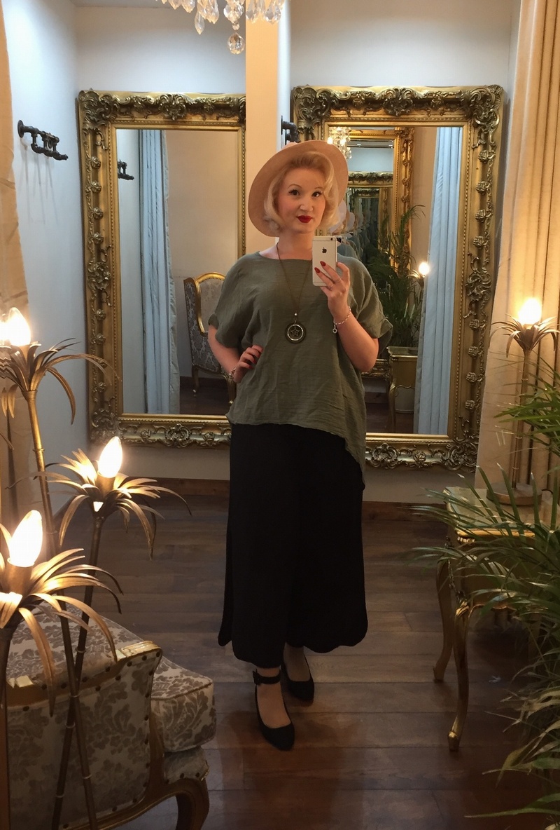 DD Necklace Top Khaki