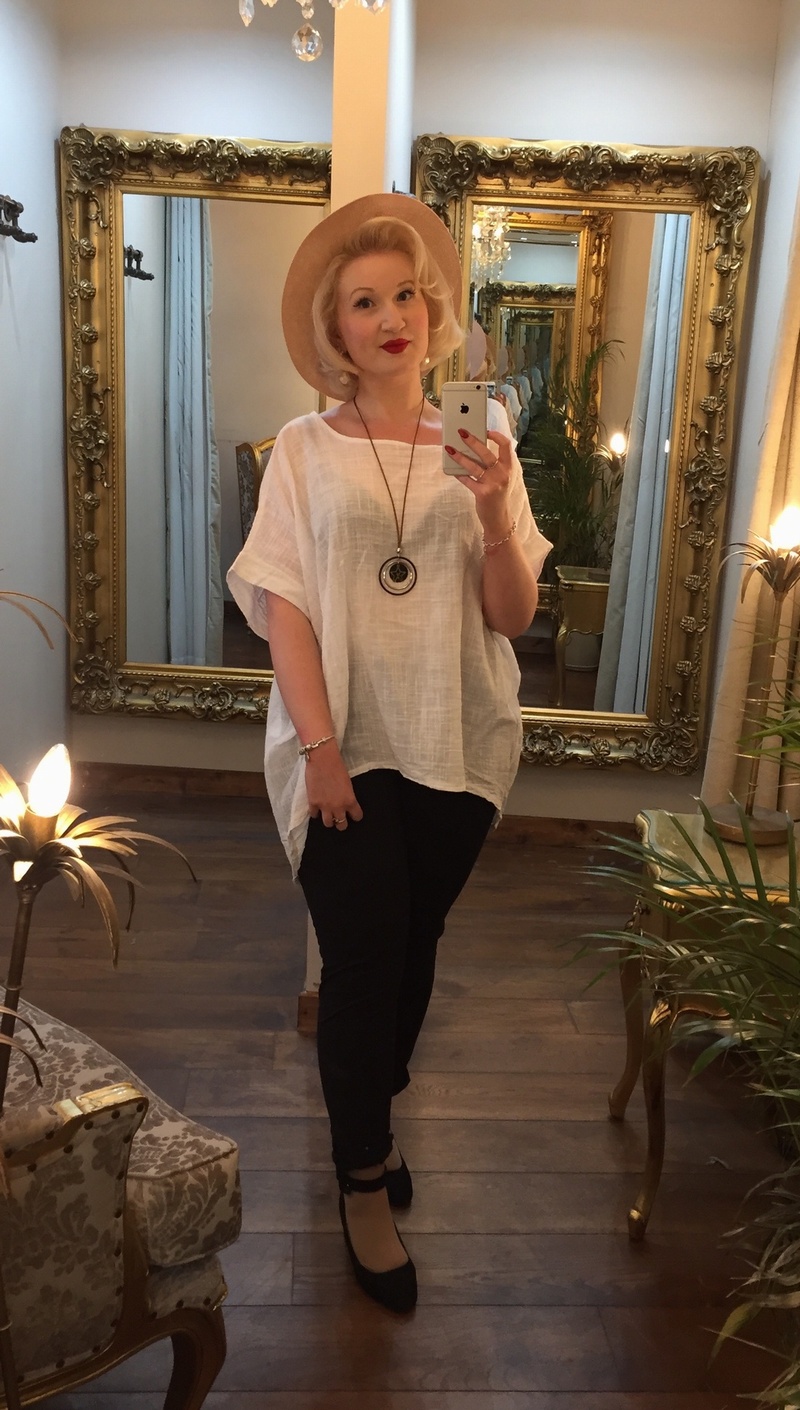 DD Necklace Top White