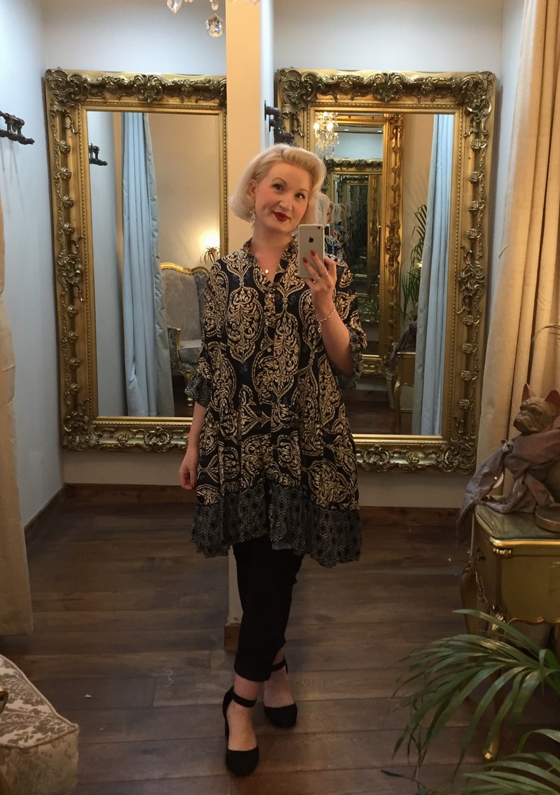 GH Royal Emb Tunic Navy