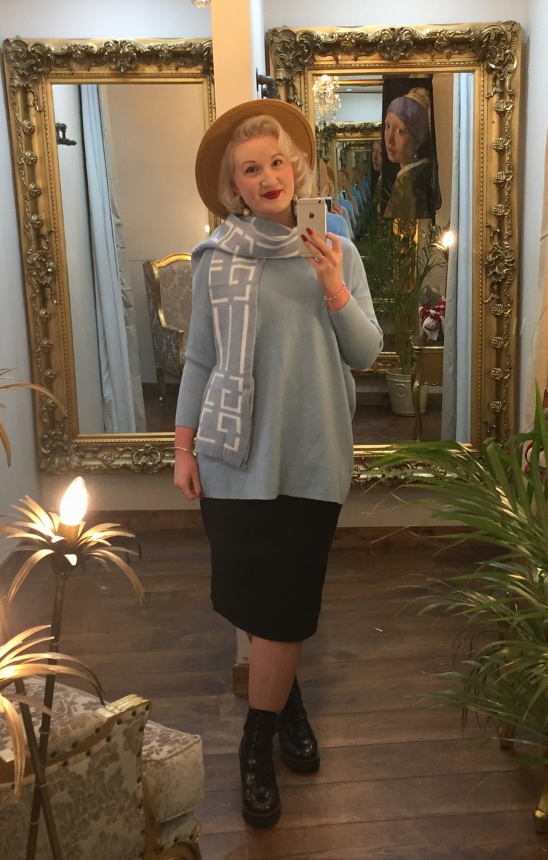 Designer Inspired Scarf Knit Blue