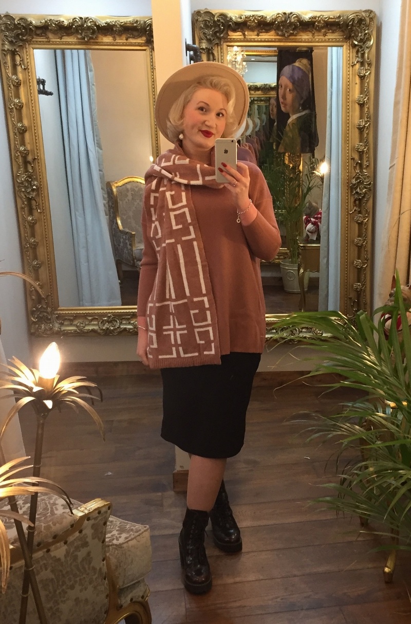 Designer Inspired Scarf Knit Dusty Pink