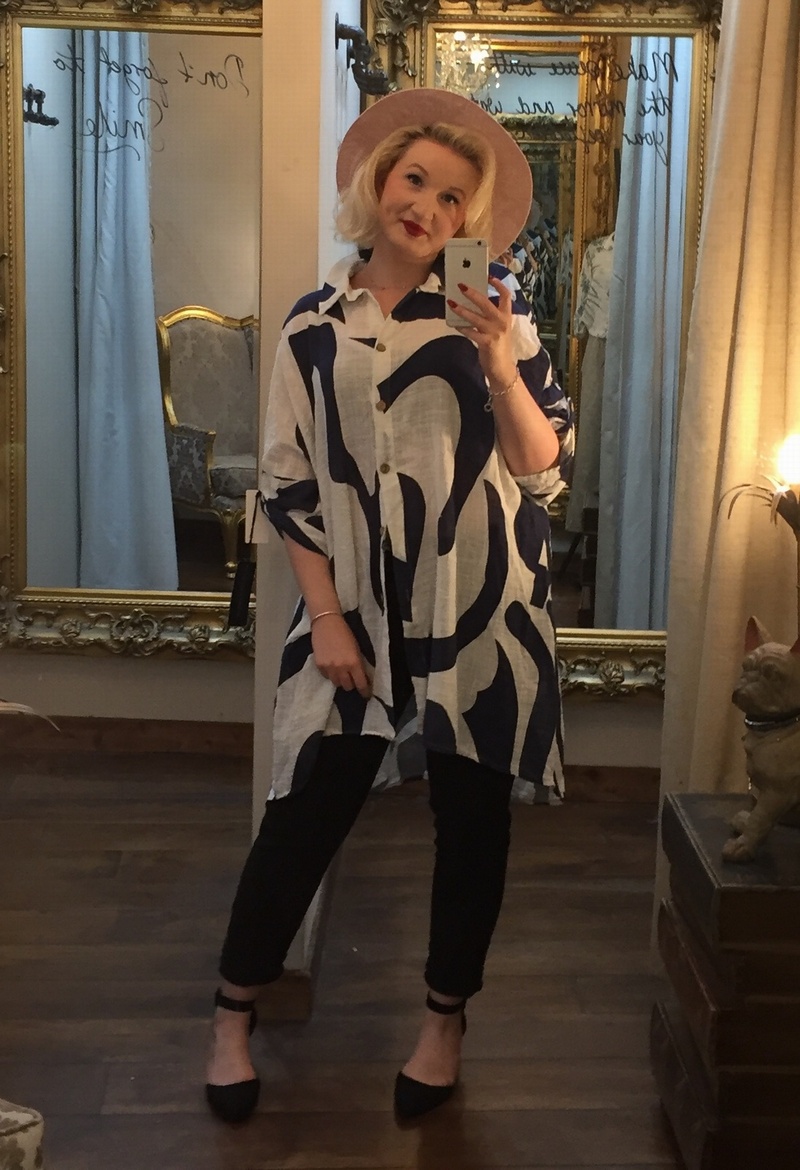 Mara Shirt White/Navy