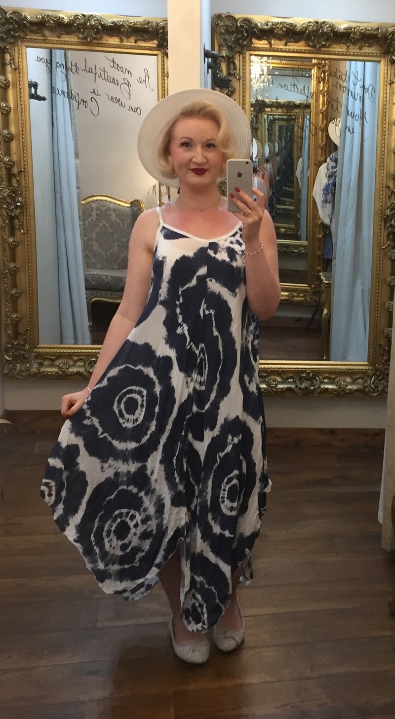 Valentina Dress White and Navy