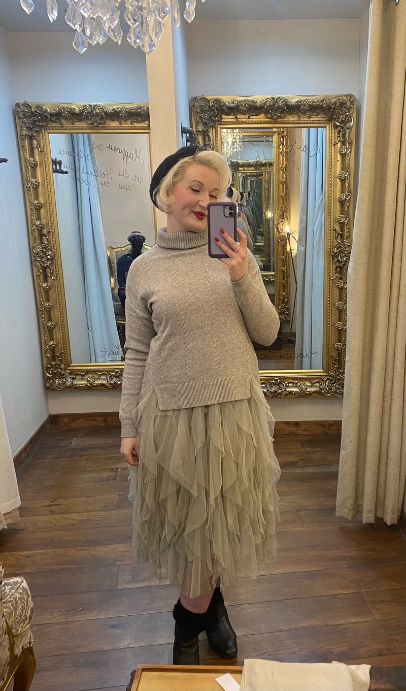 Design Polo Frill Knit Beige