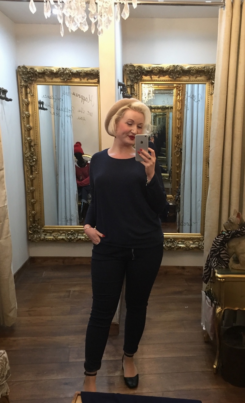 Art Comfort Knit Navy