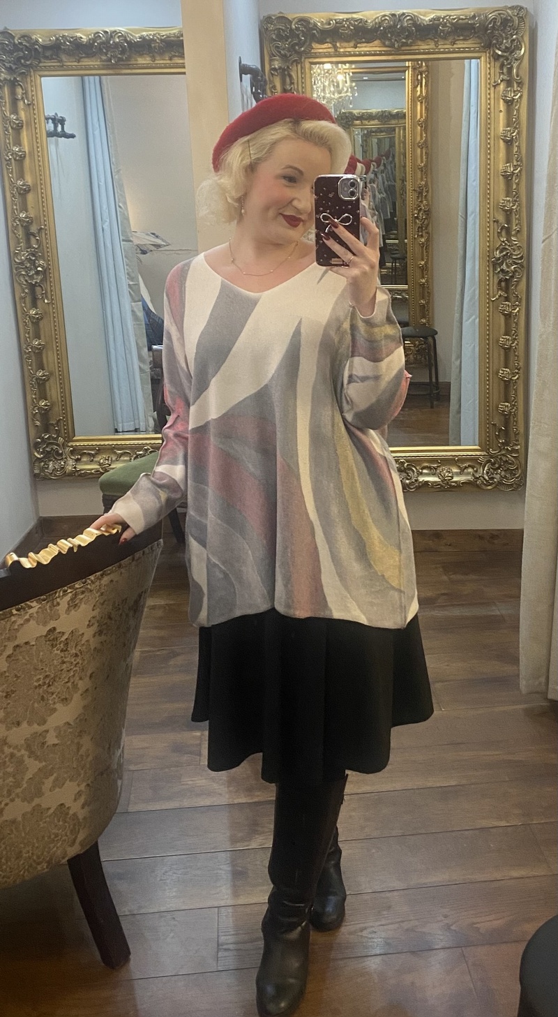 Light Knit Cream with Grey and Pink Tones