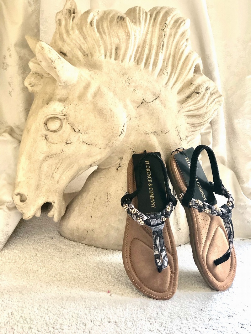 Flori Floral Design Delicate Diamond Sandal Black