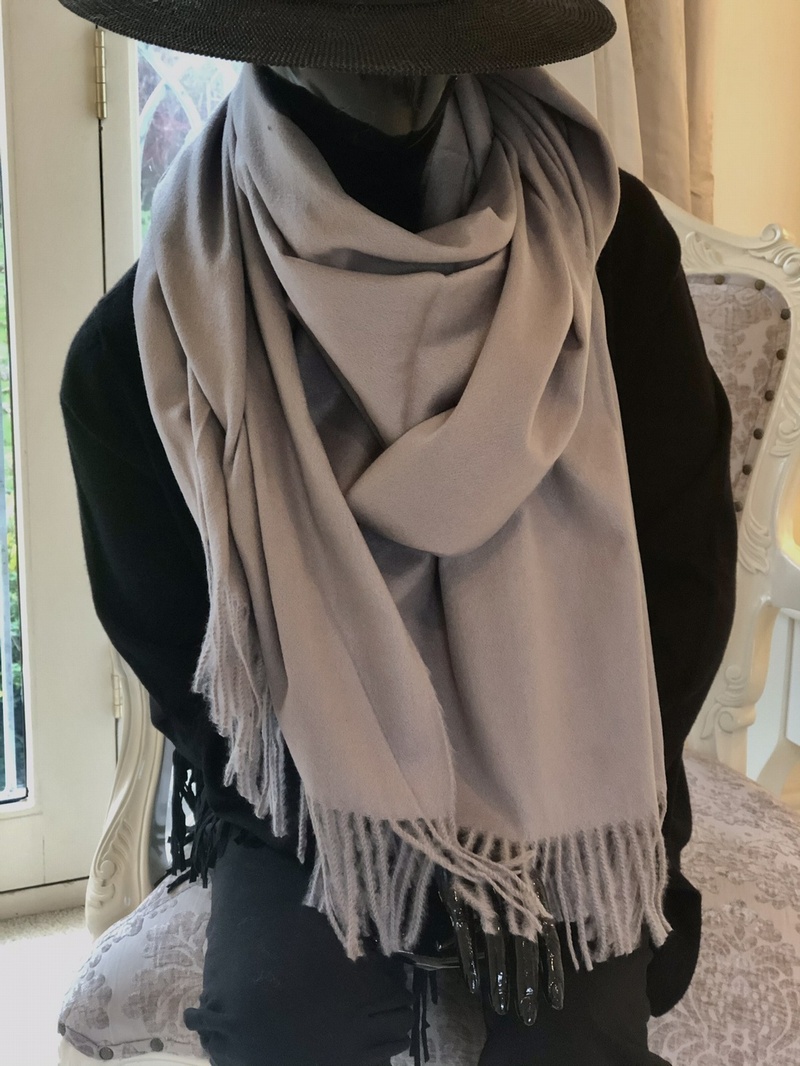 Simple Luxury Tassle Scarf Grey