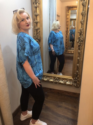 Abstract Fish Design Top Turquoise