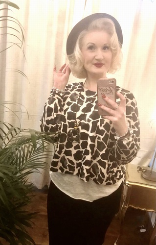 Animal Print Design Necklace Top Black