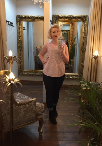 Paris vest pink