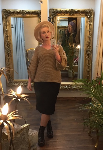 Button Arm Knit Camel
