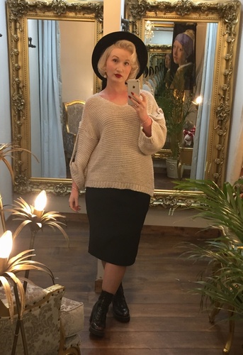 Button Arm Knit Beige