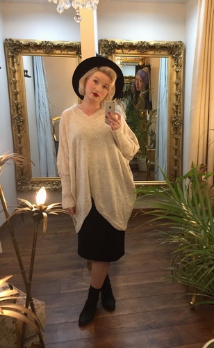 Tick Tail Knit Beige
