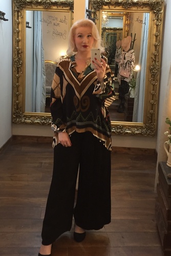 Abstract Top Black