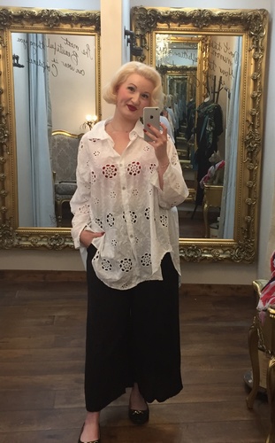 Cut out shirt white