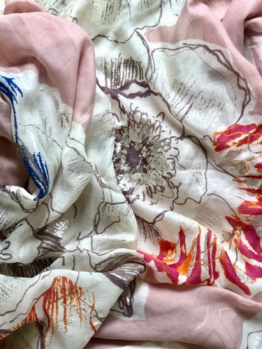 Large Flower Foil finish Cream pale Pink