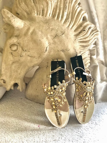 Delicate Jewel Sandal Gold