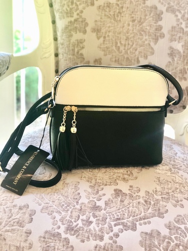 Tassle Crossover Bag off White & Black