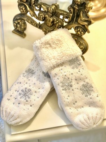 Snow Flake Glove Mitten Design  Winter White