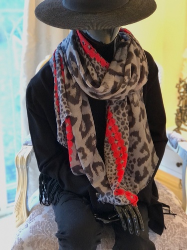 Leopard Spot Design Scarf Grey