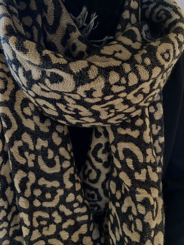 Giraffe Design Mix Scarf Black/ Camel