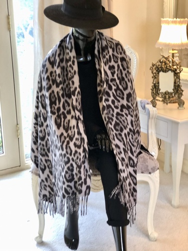 Leopard Tassle Wrap Grey’s