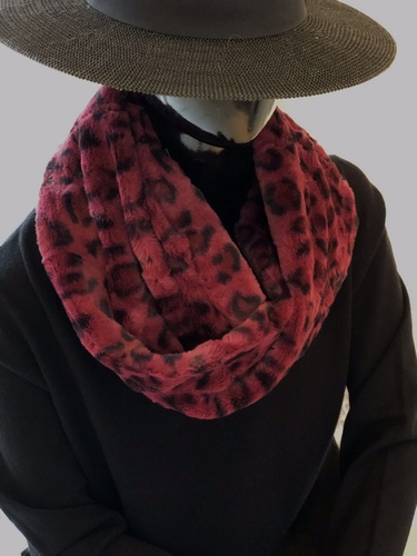 Super Soft Leopard Design Snood Wine