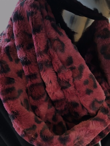 Super Soft Leopard Design Snood Wine