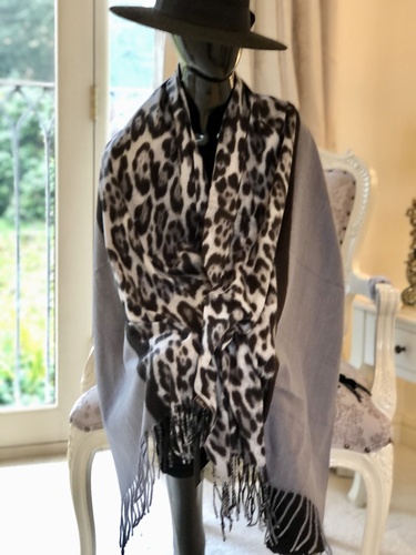 Beautiful Leopard /Plain Wrap Grey