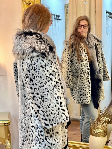 Faux Fur tipped collar Coat Leopard Design